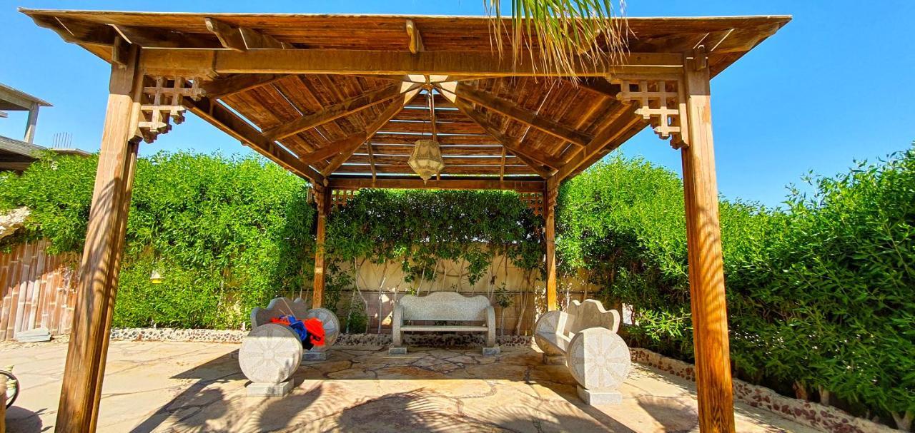 Vila Luxury Seafront Pool - 3 Stories & Roof Floor - Master Bedrooms *