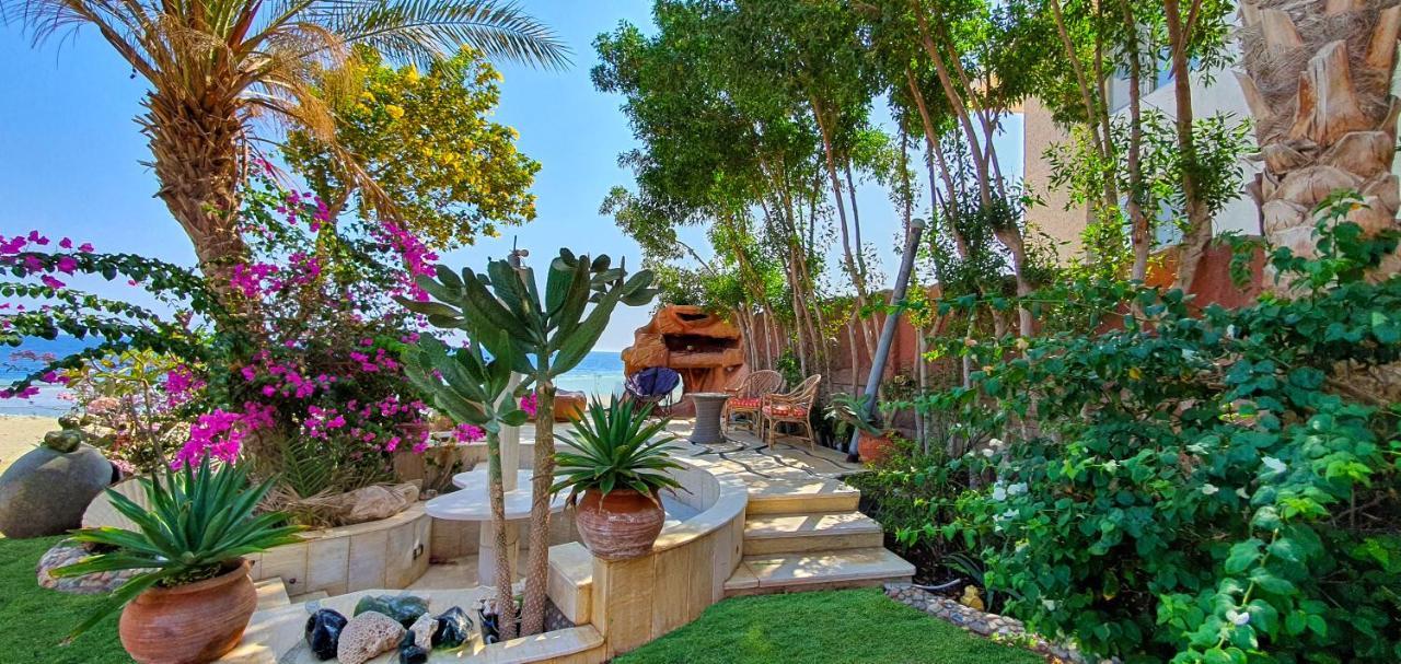 Luxury Seafront Pool - 3 Stories & Roof Floor - Master Bedrooms Vila